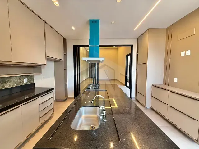 Casa com 350m² 4 quartos e 5 banheiros, à venda, no bairro Vila do Golf em Ribeirão Preto