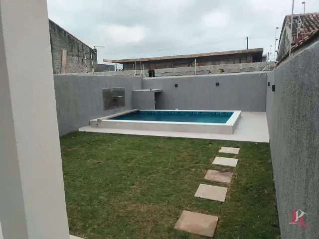 Casa 2 quartos e 3 banheiros, à venda, no bairro Jamaica (Praia) em Itanhaém