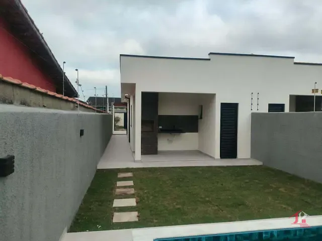 Casa 2 quartos e 3 banheiros, à venda, no bairro Jamaica (Praia) em Itanhaém
