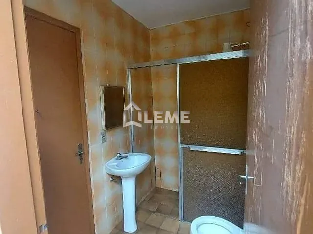 Casa com 300m² 3 quartos e 3 banheiros, à venda, no bairro Jardim São Domingos em Mococa