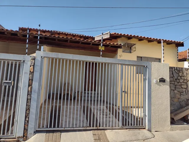 Foto do Casa - Casa para Locação 3 Quartos, sendo 1 suíte + 2 banheiros, escritório, churrasqueira, 2 Vagas no Jardim América. | IMOBILIARIA FIGUEIREDO
