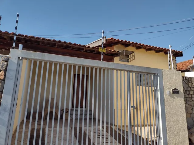 Foto do Casa - Casa para Locação 3 Quartos, sendo 1 suíte + 2 banheiros, escritório, churrasqueira, 2 Vagas no Jardim América. | IMOBILIARIA FIGUEIREDO