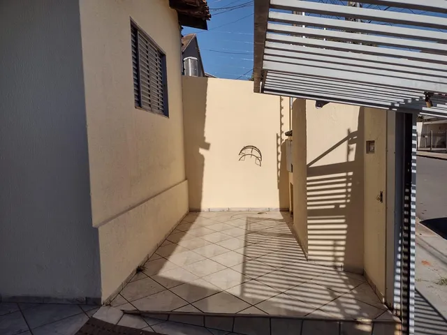 Foto do Casa - Casa para Locação 3 Quartos, sendo 1 suíte + 2 banheiros, escritório, churrasqueira, 2 Vagas no Jardim América. | IMOBILIARIA FIGUEIREDO