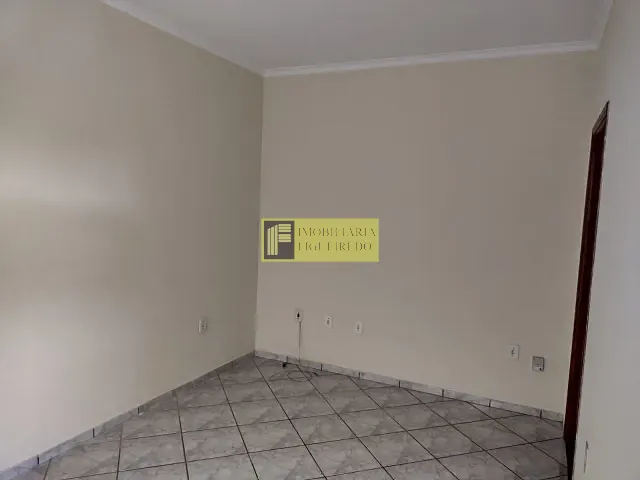 Casa com 100m² 3 quartos e 3 banheiros, para alugar, no bairro Jardim América em São José do Rio Preto