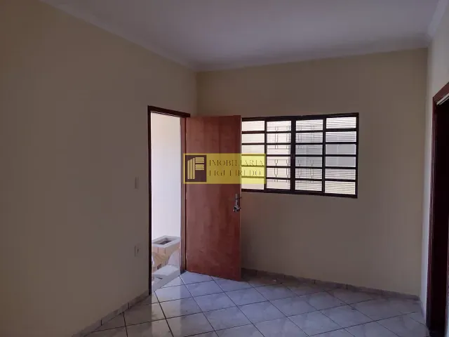 Casa com 100m² 3 quartos e 3 banheiros, para alugar, no bairro Jardim América em São José do Rio Preto