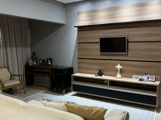 Casa com 420m² 4 quartos e 2 banheiros, à venda, no bairro Jardim Belo Horizonte em Sinop