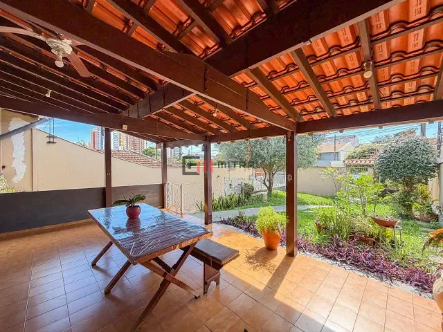 Casa com 309m² 3 quartos e 3 banheiros, à venda, no bairro Campo Belo em Londrina