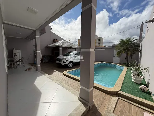 Casa com 200m² 4 quartos e 1 banheiro, à venda, no bairro Boa Vista em Vitória da Conquista