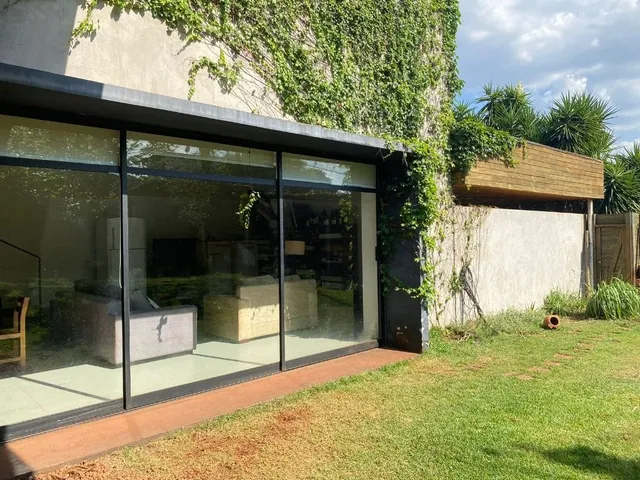 Casa com 678m² 1 quarto e 2 banheiros, à venda, no bairro Jardim Itatiaia 2 em Londrina