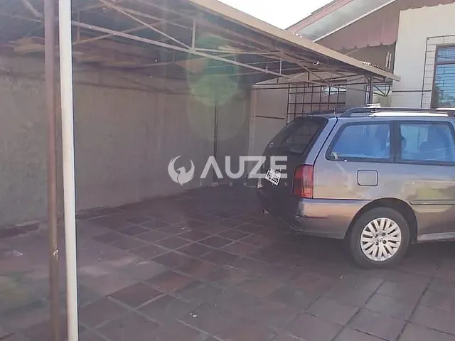 Casa 3 quartos e 2 banheiros, à venda, no bairro Boqueirão em Curitiba