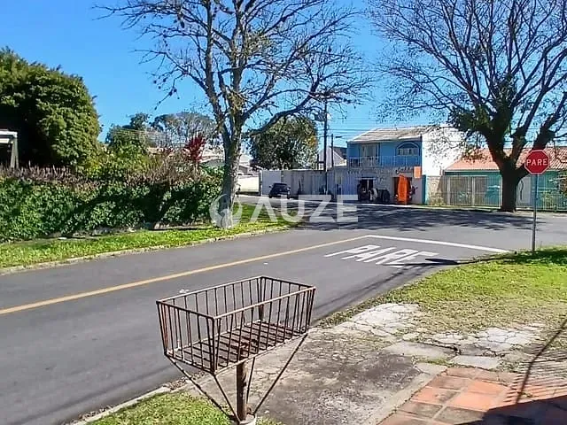 Casa 3 quartos e 2 banheiros, à venda, no bairro Boqueirão em Curitiba