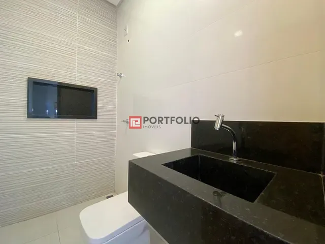 Casa com 210m² 3 quartos e 4 banheiros, à venda, no bairro Jardim Atlântico em Goiânia