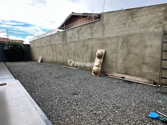 Casa com 302m² 3 quartos e 2 banheiros, à venda, no bairro Residencial Araguaia em Anápolis