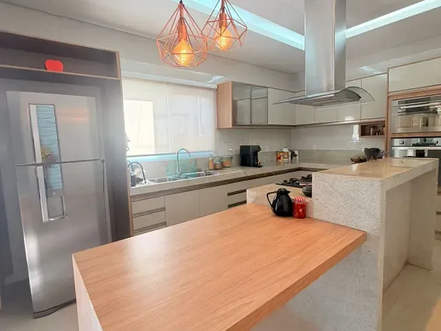 Casa 5 quartos e 5 banheiros, à venda ou para alugar, no bairro Loteamento Lago das Mansões Silva Leão em Catalão