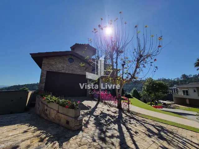Casa com 549m² 5 quartos e 6 banheiros, à venda, no bairro Tamboré em Santana de Parnaíba