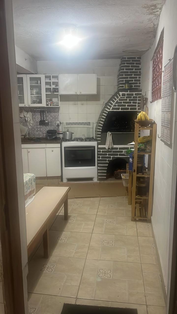 Casa para alugar com 3 quartos, 120m² - Foto 2