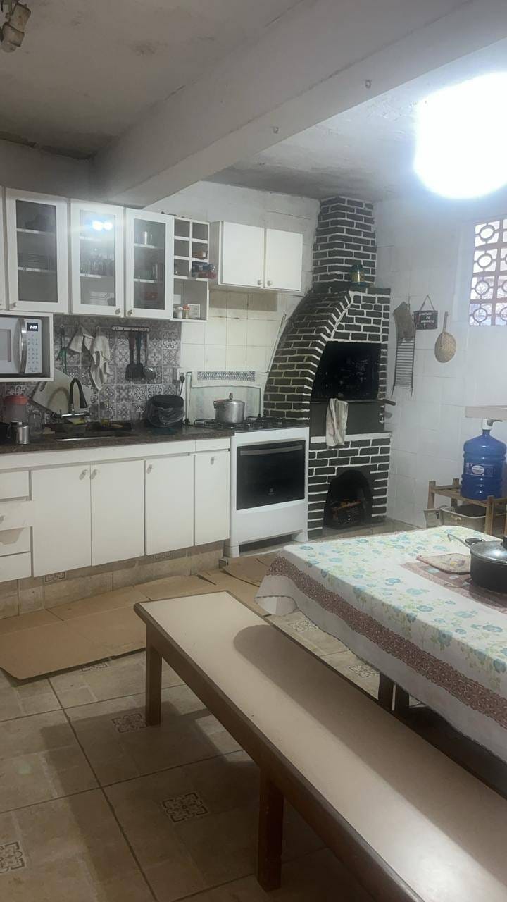 Casa para alugar com 3 quartos, 120m² - Foto 1