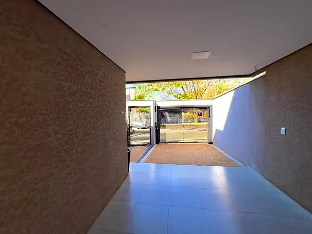 Casa 3 quartos e 2 banheiros, à venda, no bairro Monte Carlo em Londrina
