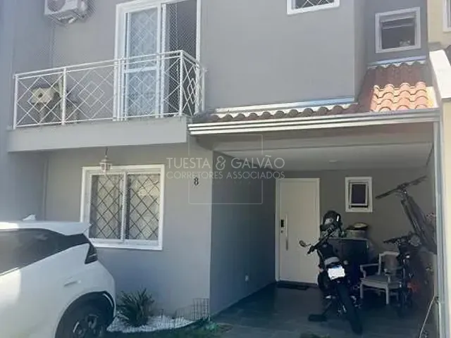 Casa 3 quartos e 2 banheiros, à venda, no bairro Campo Comprido em Curitiba