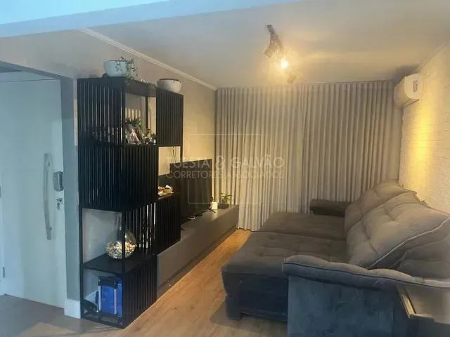 Casa 3 quartos e 2 banheiros, à venda, no bairro Campo Comprido em Curitiba