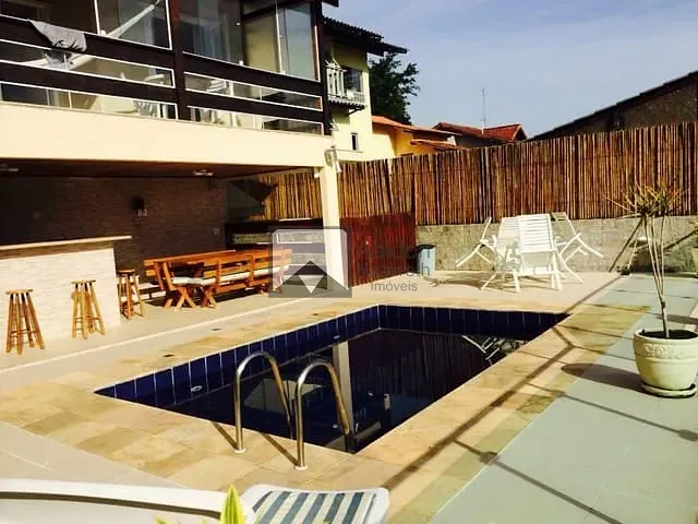 Casa com 360m² 3 quartos e 3 banheiros, à venda, no bairro Sape em Niterói