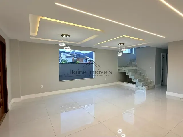 Casa com 300m² 4 quartos e 4 banheiros, à venda, no bairro Recreio dos Bandeirantes em Rio de Janeiro