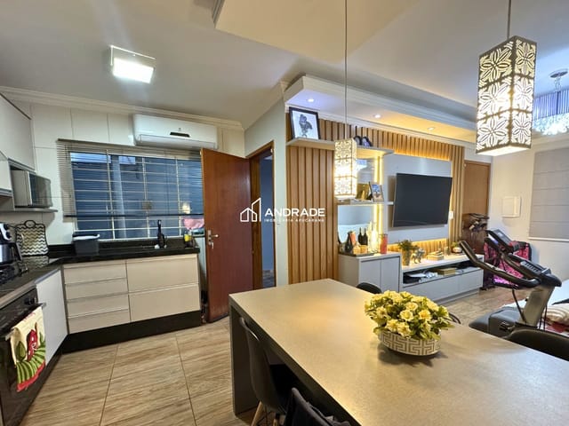 Casa com 216m² 2 quartos e 1 banheiro, à venda, no bairro Jardim Paraíso em Apucarana