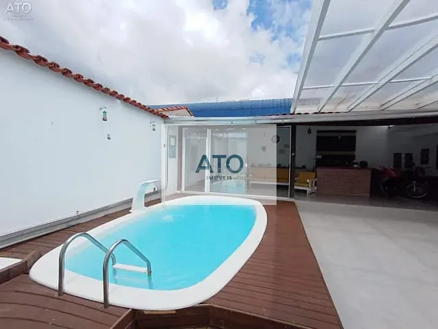 Casa com 465m² 3 quartos e 2 banheiros, à venda, no bairro Centro em Tijucas