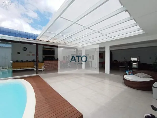 Casa com 465m² 3 quartos e 2 banheiros, à venda, no bairro Centro em Tijucas