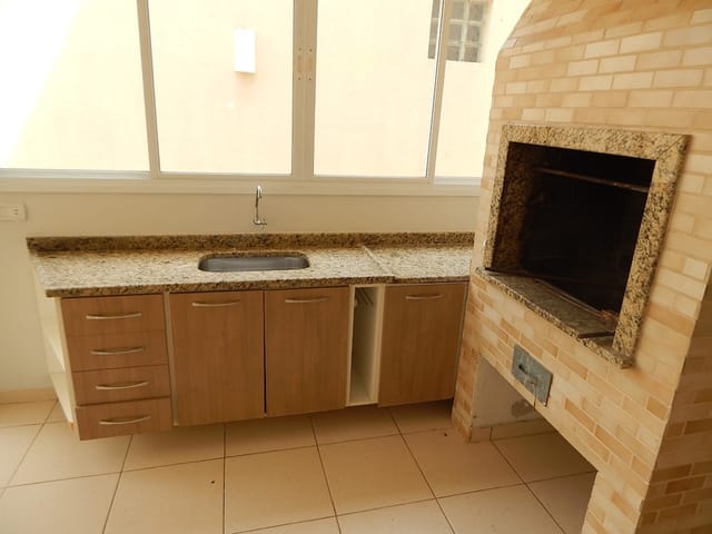 Casa com 576m² 3 quartos e 4 banheiros, à venda, no bairro Estrela em Ponta Grossa
