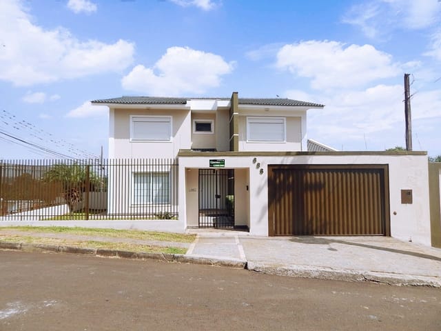 Casa com 576m² 3 quartos e 4 banheiros, à venda, no bairro Estrela em Ponta Grossa