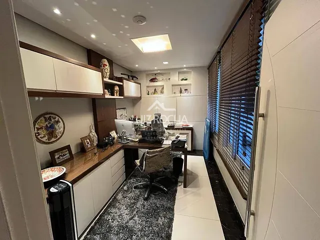 Casa com 875m² 4 quartos e 5 banheiros, à venda, no bairro Umuarama em Osasco