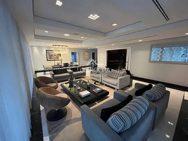 Casa com 875m² 4 quartos e 5 banheiros, à venda, no bairro Umuarama em Osasco