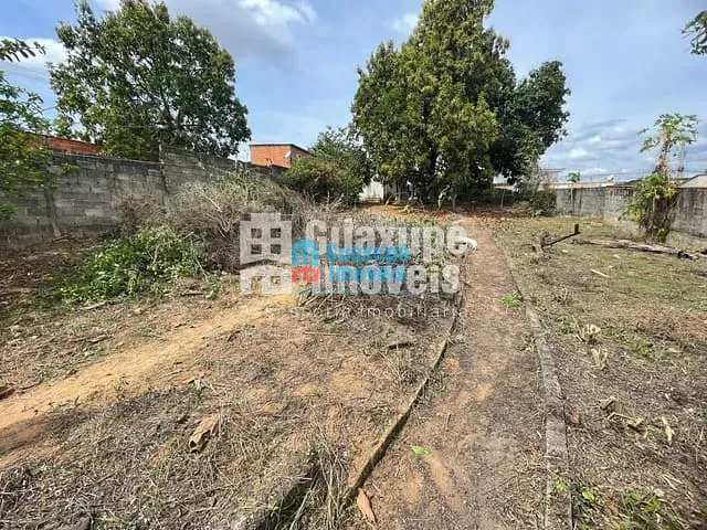 Casa com 48m², à venda, no bairro Parque do Lago em Guaxupé