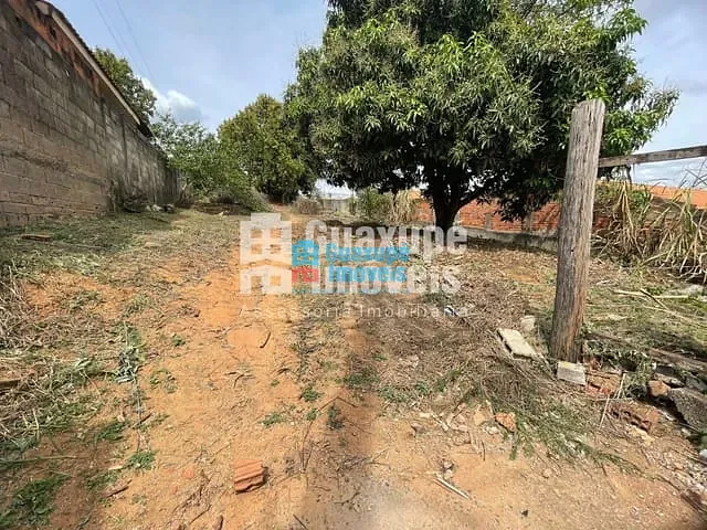 Casa com 48m², à venda, no bairro Parque do Lago em Guaxupé