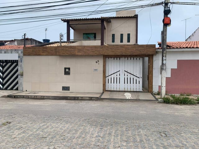 Casa com 160m² 4 quartos e 4 banheiros, à venda, no bairro Aeroporto em Aracaju
