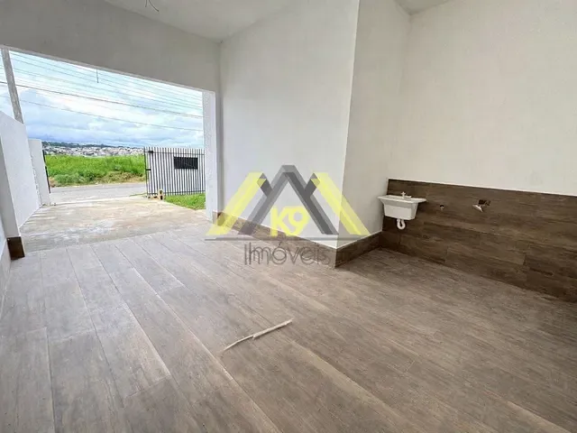 Casa 3 quartos e 2 banheiros, à venda, no bairro Santa Terezinha em Colombo
