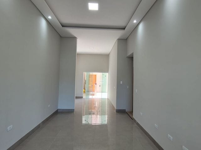 Casa com 200m² 3 quartos e 2 banheiros, à venda, no bairro Jardim Munique em Maringá