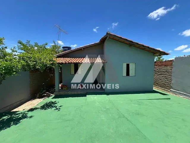 Casa com 360m² 2 quartos e 1 banheiro, à venda, no bairro Renascença em Araçuaí