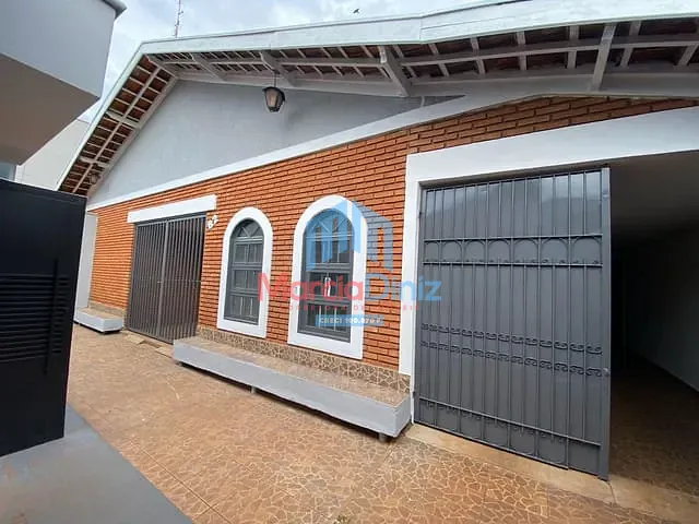 Casa 3 quartos e 1 banheiro, para alugar, no bairro Centro em Ituverava