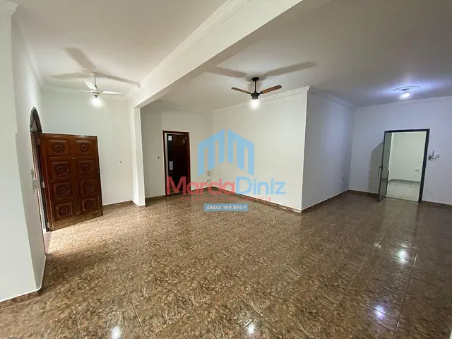 Casa 3 quartos e 1 banheiro, para alugar, no bairro Centro em Ituverava