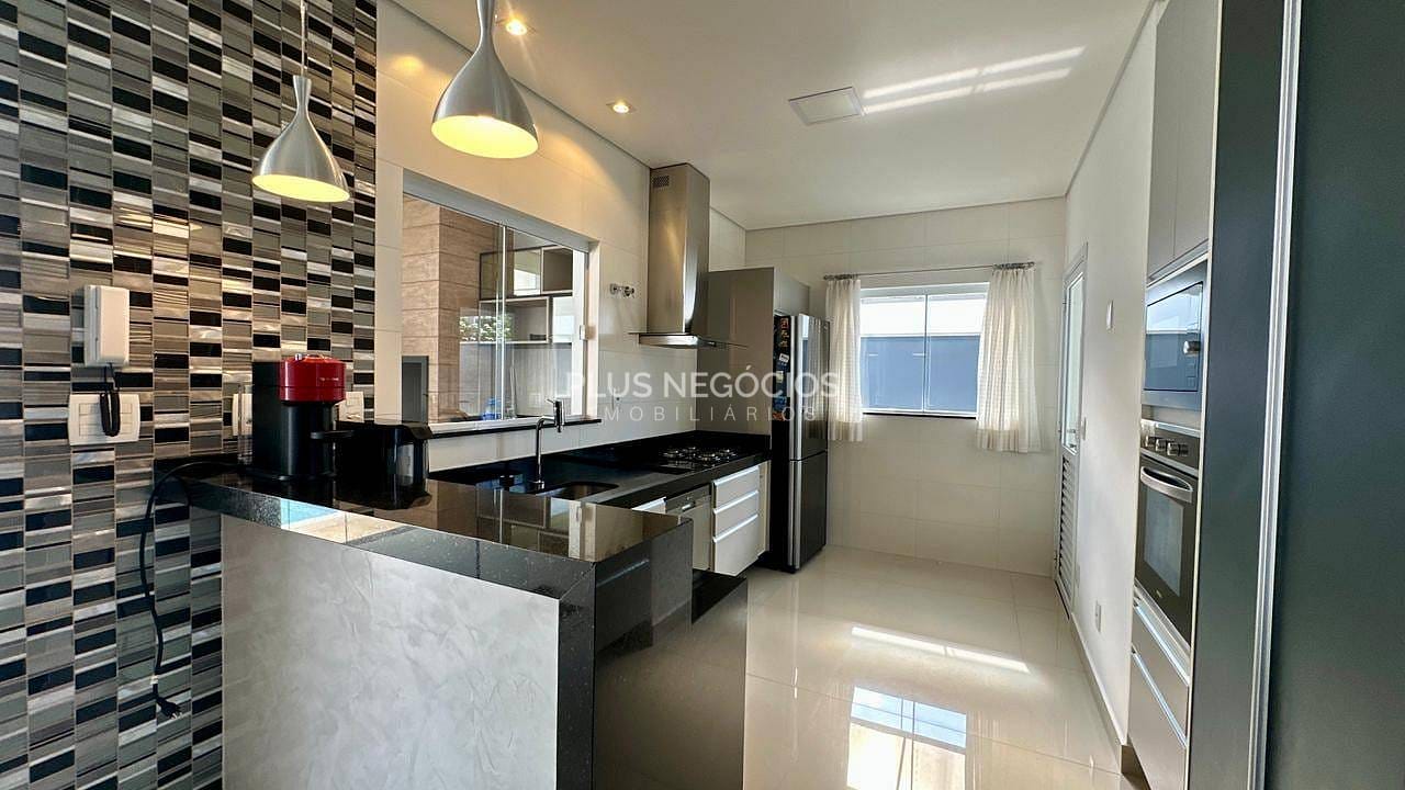Casa, 4 quartos, 246 m² - Foto 15