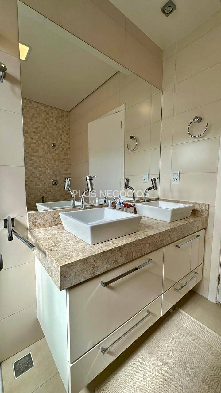 Casa, 4 quartos, 246 m² - Foto 47