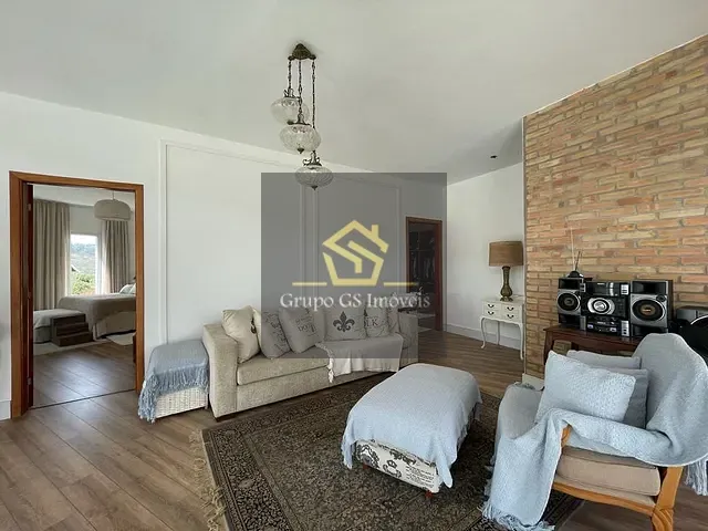 Casa com 737m² 4 quartos e 5 banheiros, à venda ou para alugar, no bairro Pinheiro em Valinhos
