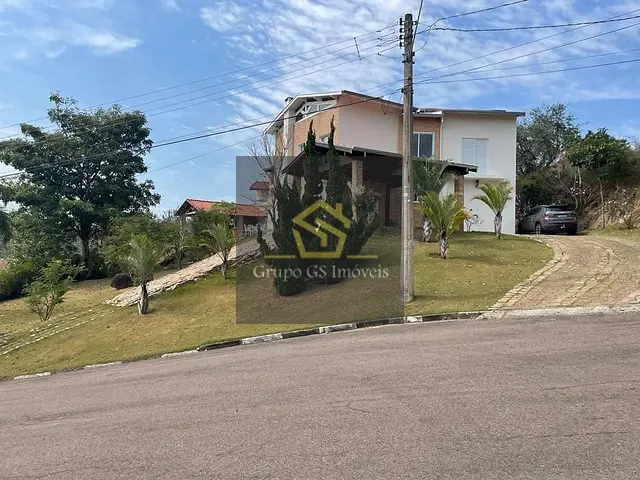 Casa com 737m² 4 quartos e 5 banheiros, à venda ou para alugar, no bairro Pinheiro em Valinhos