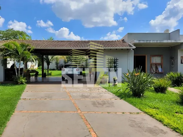 Casa com 1000m², à venda, no bairro Recanto dos Nobres em Agudos