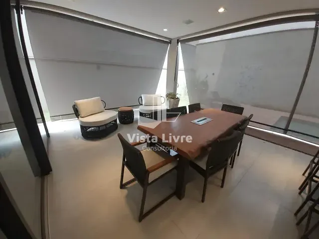 Casa com 349m² 4 quartos e 6 banheiros, à venda, no bairro Tamboré em Santana de Parnaíba