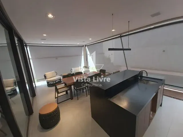 Casa com 349m² 4 quartos e 6 banheiros, à venda, no bairro Tamboré em Santana de Parnaíba