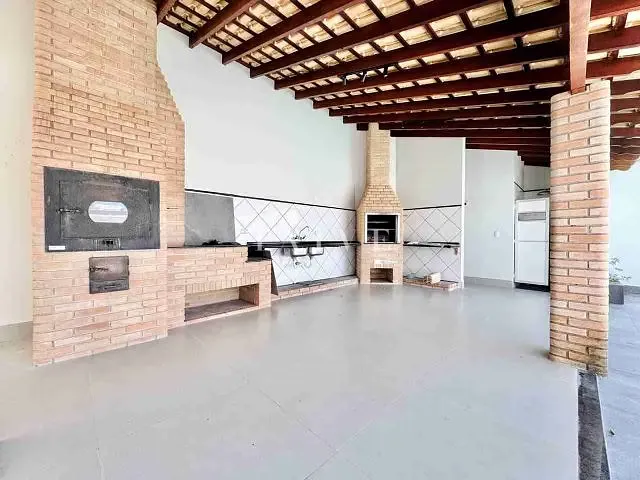 Casa com 500m² 6 quartos e 6 banheiros, à venda ou para alugar, no bairro Mediterrâneo em Londrina