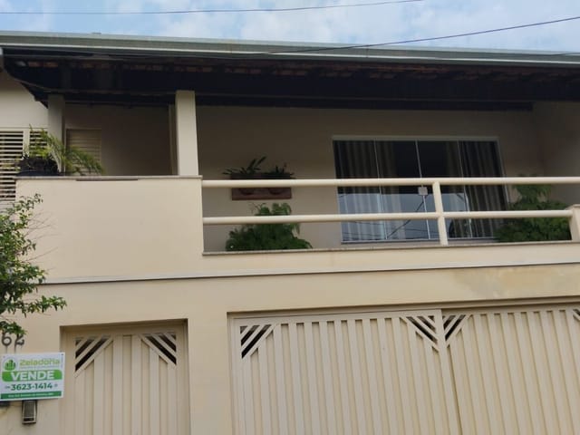 Casa com 275m² 4 quartos e 2 banheiros, à venda, no bairro Jardim Almeida em São João da Boa Vista